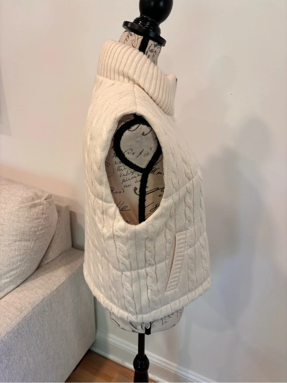 BAGATELLE Cable Stitch Puffer Vest in cream size small